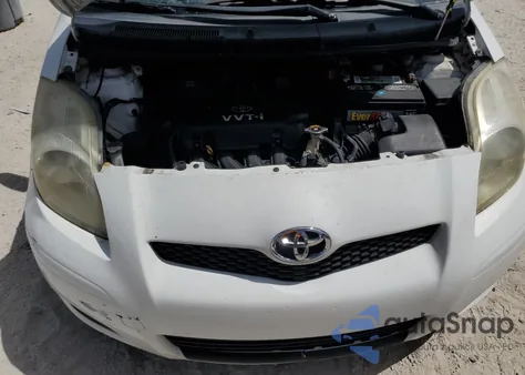 2010 Toyota Yaris z USA, uszkodzony, nr VIN JTDJT4K30A5303424